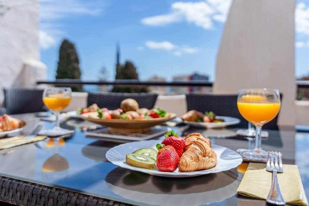 797 Hr - Pueblo Evita- Andalusian With Terrace. Apartamento Benalmádena
